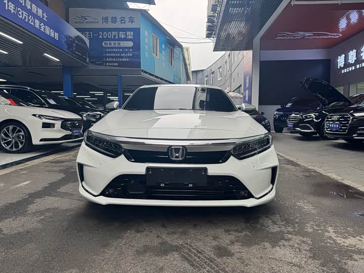 Фото 2 - Honda Inspire