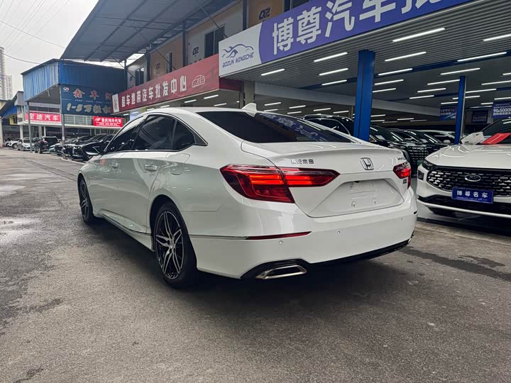 Фото 22 - Honda Inspire