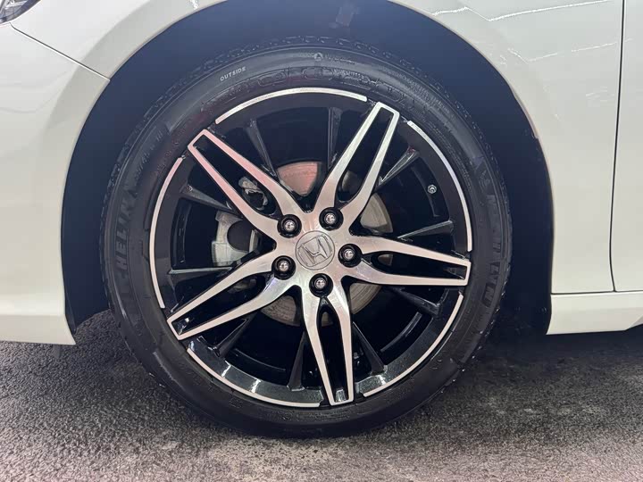 Фото 5 - Honda Inspire