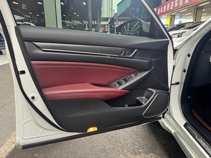 Фото 7 - Honda Inspire