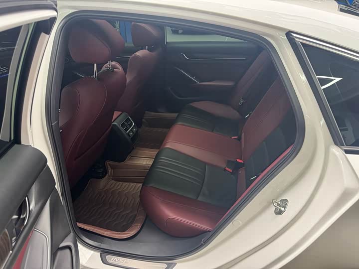 Фото 9 - Honda Inspire