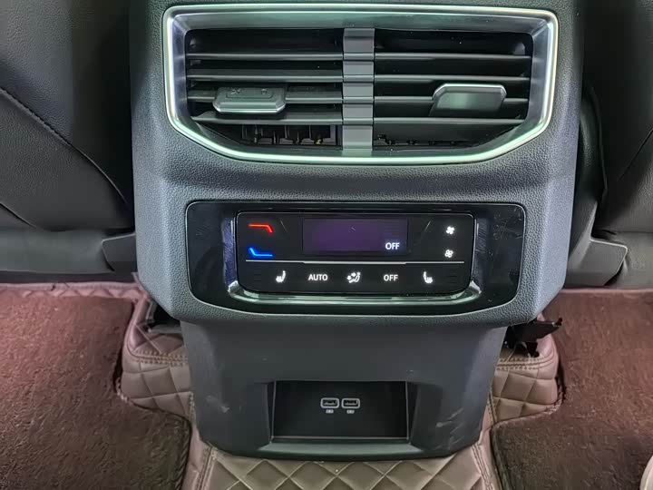 Фото 15 - Volkswagen Talagon