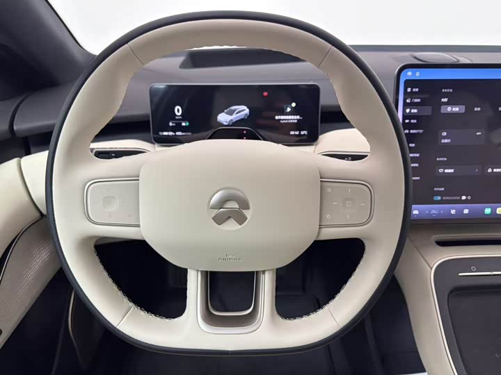 Фото 11 - Nio ET5T