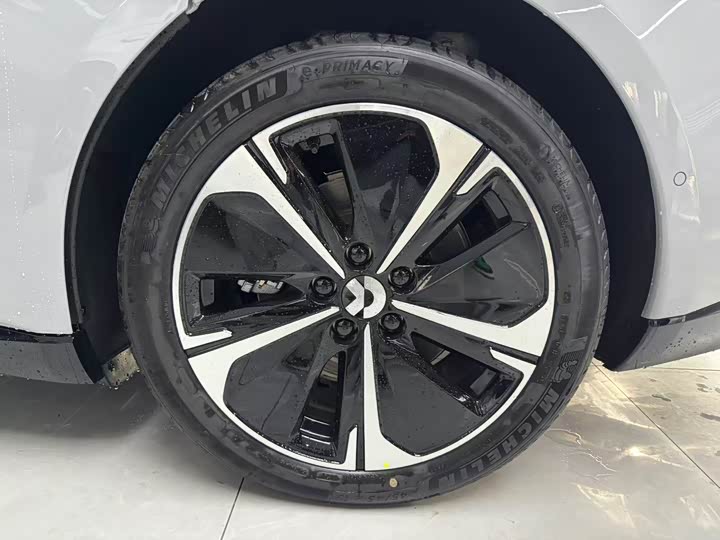 Фото 18 - Nio ET5T