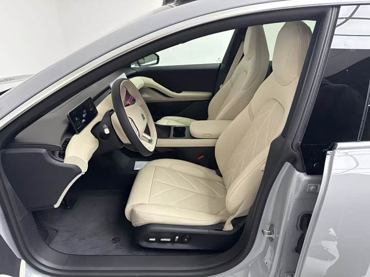 Фото 22 - Nio ET5T