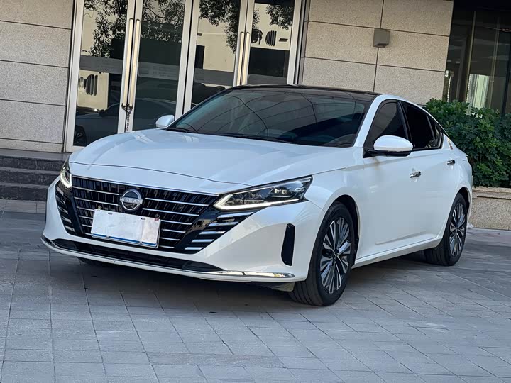 Фото 1 - Nissan Teana