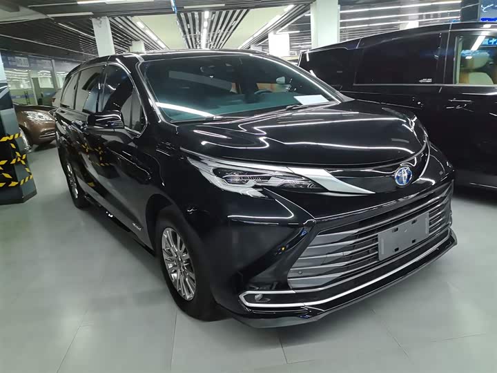 Фото 4 - Toyota Sienna