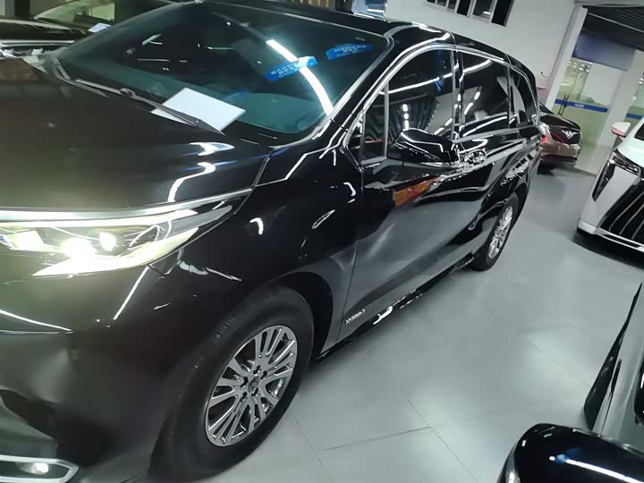 Фото 5 - Toyota Sienna