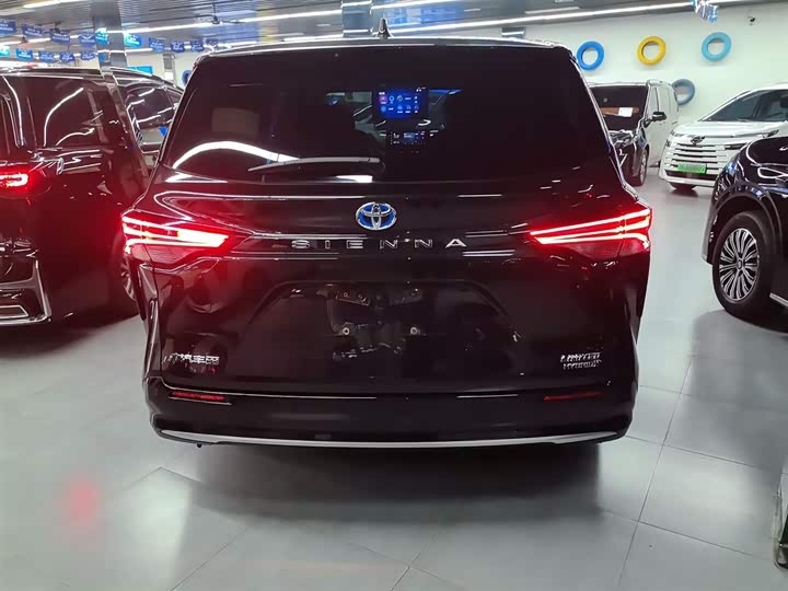 Фото 6 - Toyota Sienna