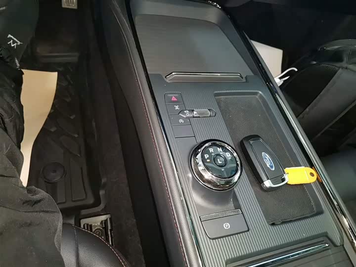 Фото 14 - Ford Mondeo