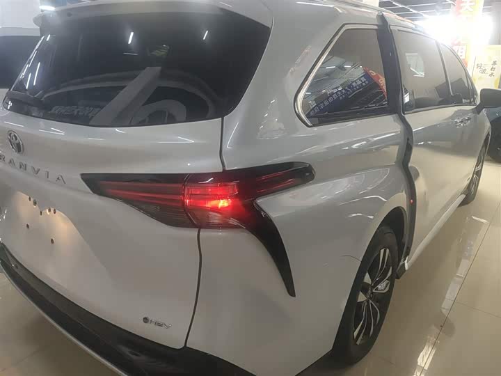 Фото 7 - Toyota Granvia