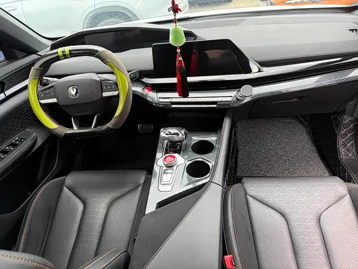 Фото 11 - Changan UNI-V