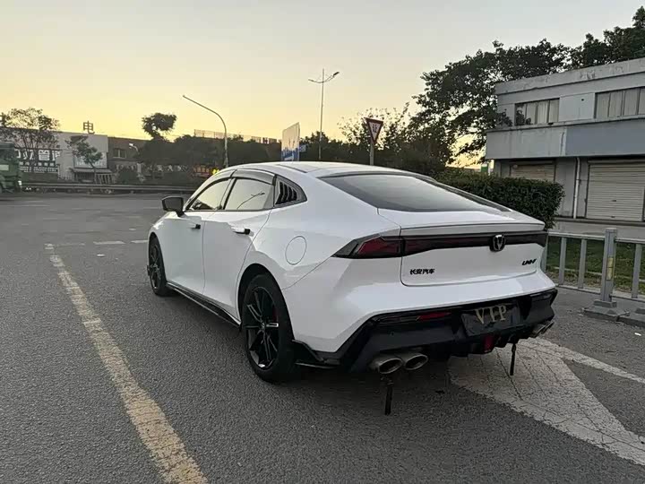 Фото 15 - Changan UNI-V