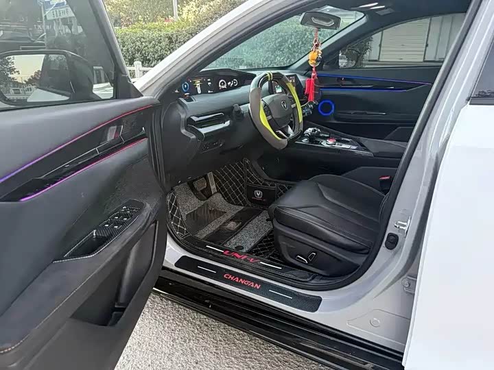 Фото 7 - Changan UNI-V