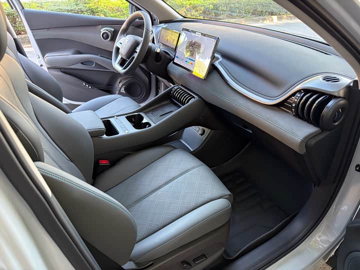 Фото 10 - BYD Yuan Plus