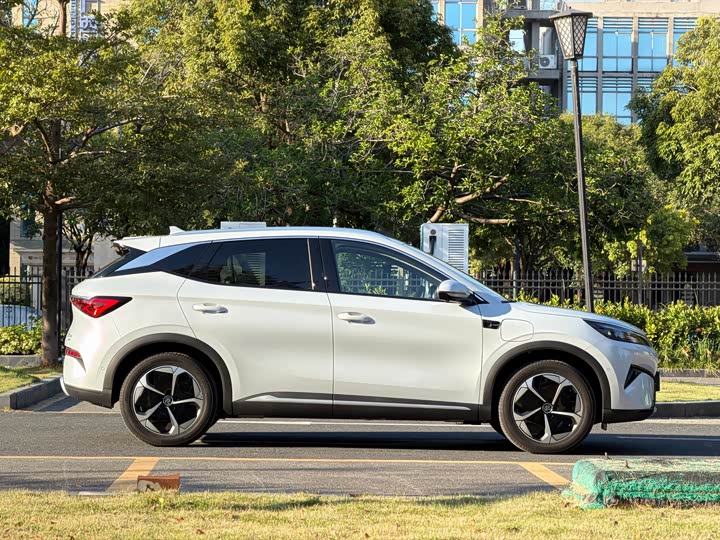 Фото 3 - BYD Yuan Plus