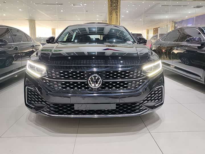 Фото 2 - Volkswagen Passat