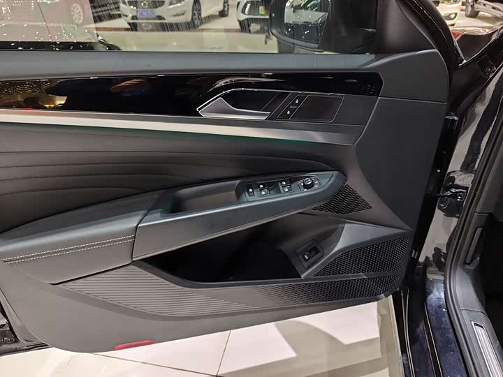 Фото 3 - Volkswagen Passat