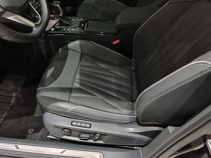 Фото 5 - Volkswagen Passat