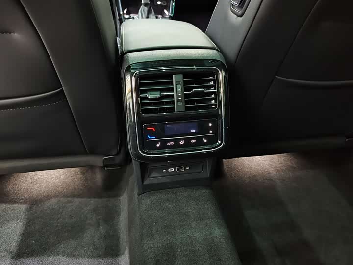 Фото 8 - Volkswagen Passat