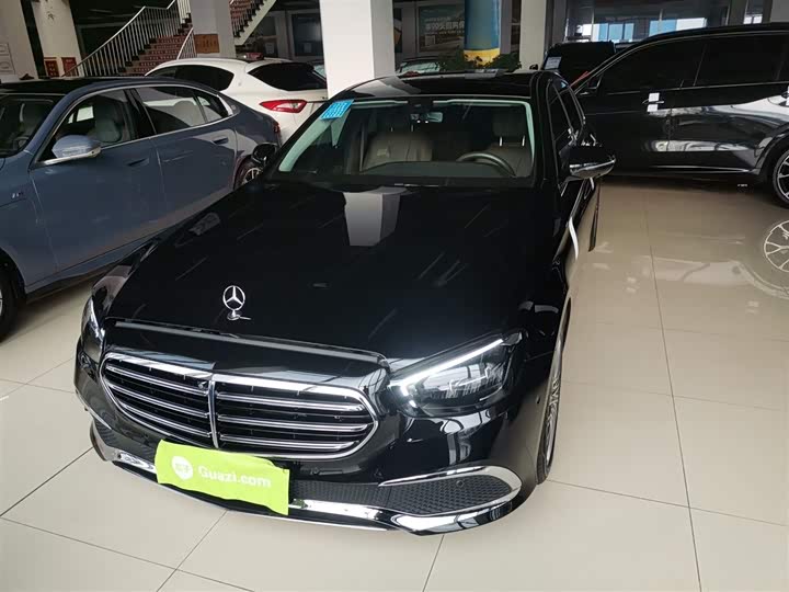 Фото 3 - Mercedes-Benz E-Class