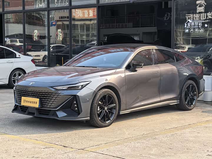 Фото 1 - Changan UNI-V