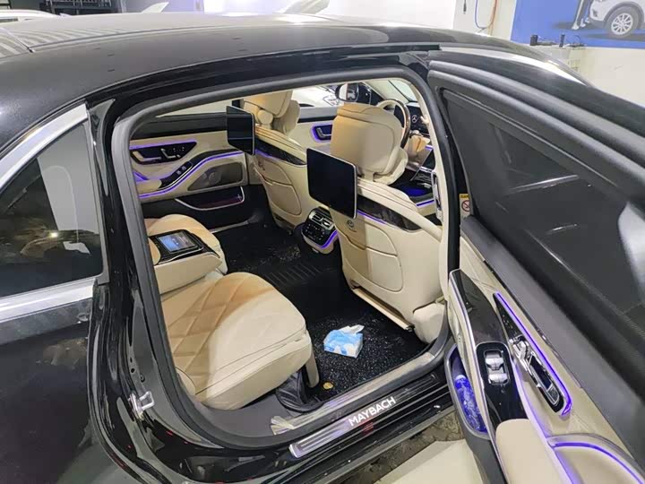 Фото 8 - Mercedes-Benz Maybach S-Class