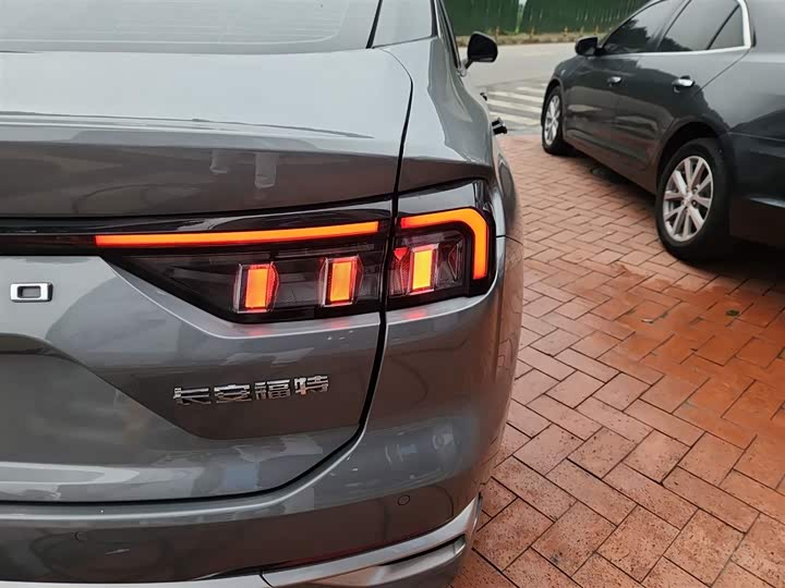 Фото 8 - Ford Mondeo