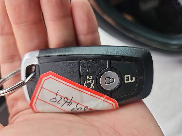 Фото 9 - Ford Mondeo