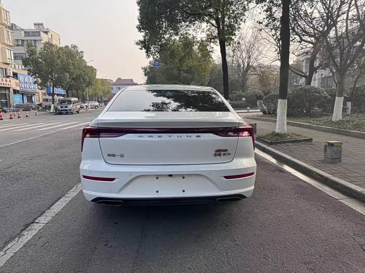 Фото 12 - Bestune B70