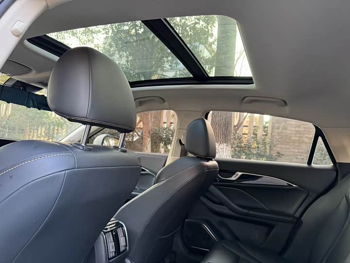 Фото 5 - Bestune B70