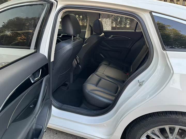 Фото 6 - Bestune B70