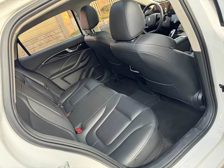 Фото 8 - Bestune B70