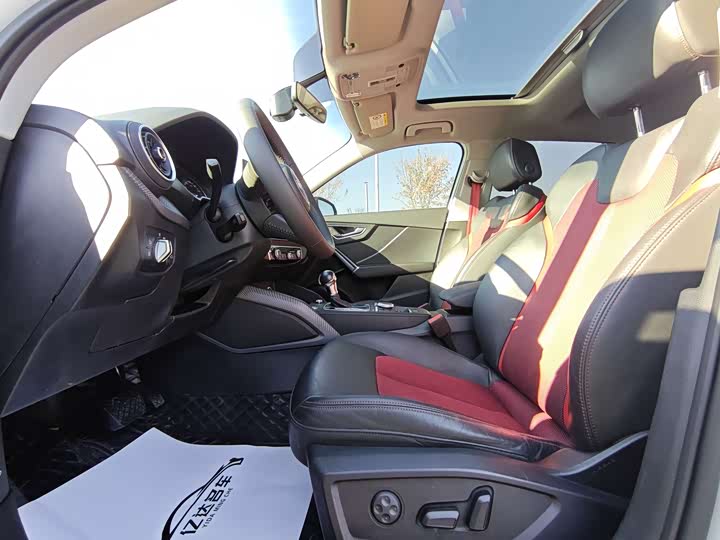 Фото 15 - Audi Q2L