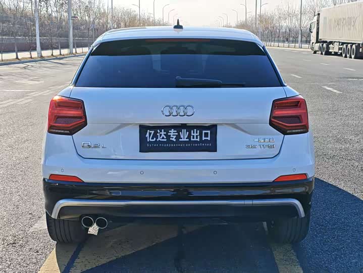 Фото 6 - Audi Q2L