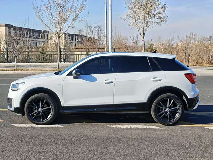 Фото 8 - Audi Q2L