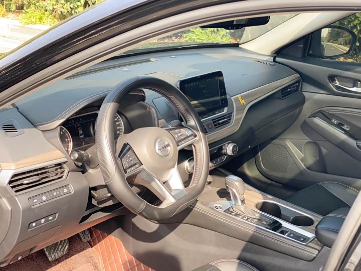 Фото 10 - Nissan Teana