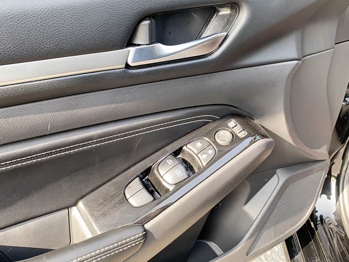 Фото 12 - Nissan Teana