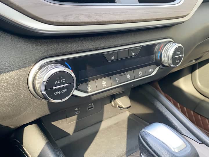 Фото 16 - Nissan Teana