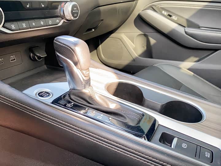 Фото 18 - Nissan Teana