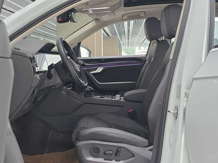 Фото 14 - Volkswagen Touareg