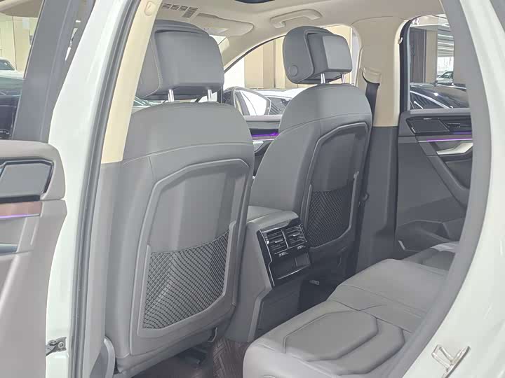 Фото 16 - Volkswagen Touareg