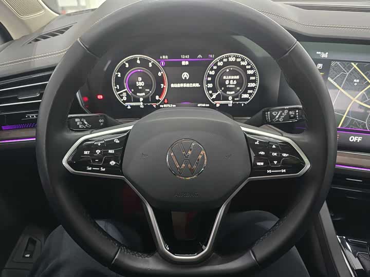 Фото 19 - Volkswagen Touareg