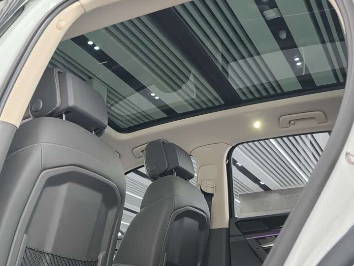 Фото 20 - Volkswagen Touareg