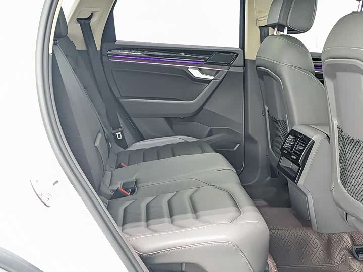 Фото 21 - Volkswagen Touareg