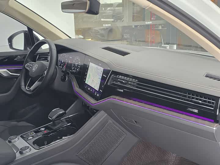 Фото 22 - Volkswagen Touareg