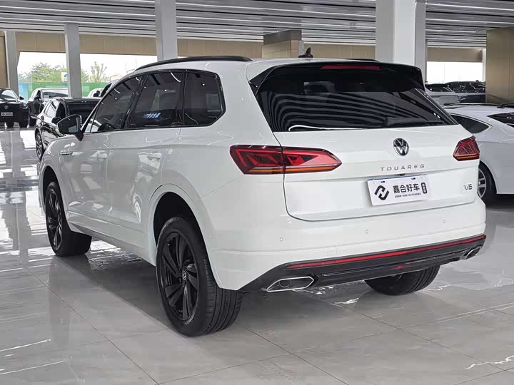 Фото 27 - Volkswagen Touareg