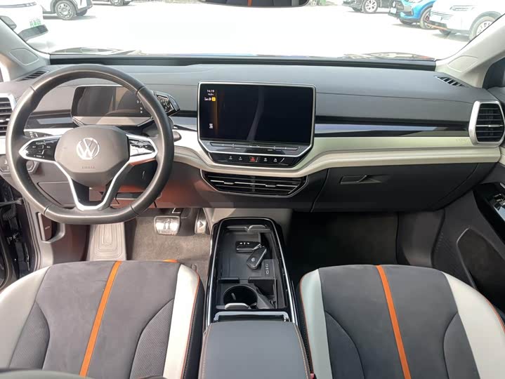 Фото 10 - Volkswagen ID.6 Crozz