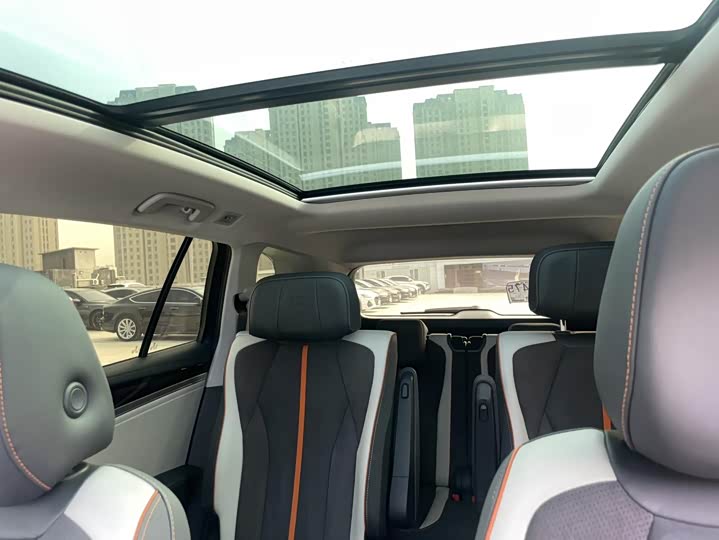 Фото 15 - Volkswagen ID.6 Crozz