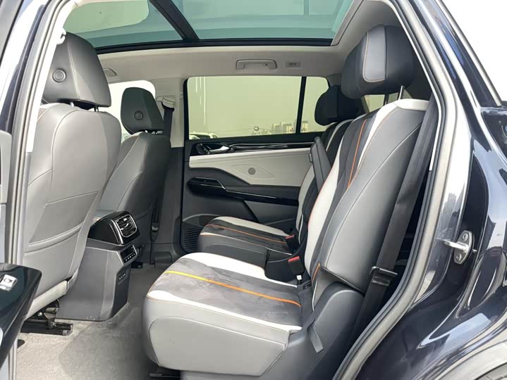 Фото 9 - Volkswagen ID.6 Crozz